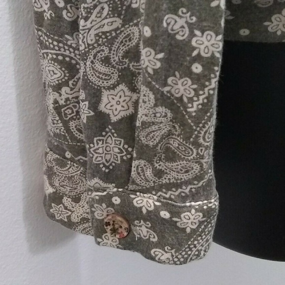 🆕 BKE Paisley Boho Sequin Top 🌿🌼 - Picture 5 of 10